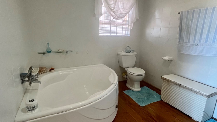 4 Bedroom Property for Sale in Reebok Western Cape